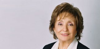 GÜLTEN DAYIOĞLU KİMDİR?