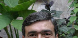 HÜSEYİN FERHAD KİMDİR?