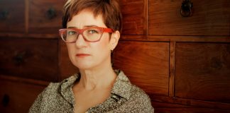 AYFER TUNÇ KİMDİR?