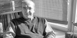 SEYHAN ÖZÇELİK KİMDİR?