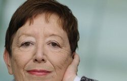 OYA BAYDAR KİMDİR?