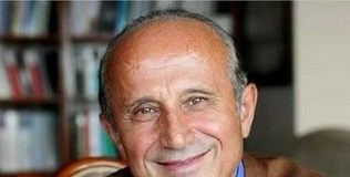 YAŞAR NURİ ÖZTÜRK KİMDİR?