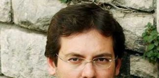 MURAT GÜLSOY KİMDİR?