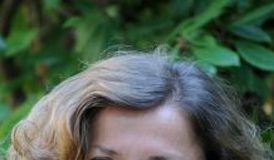 AYŞE SARISAYIN KİMDİR?