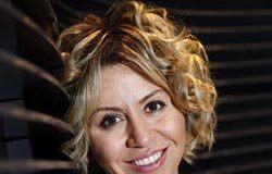 HANDE ALTAYLI KİMDİR?