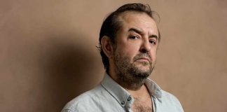 MURAT UYURKULAK KİMDİR?