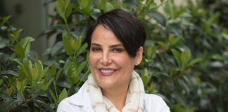 SARA ŞAHİNKANAT KİMDİR?