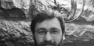 VAHDET MESUT AYAN KİMDİR?