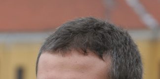 KAYA GENÇ KİMDİR?