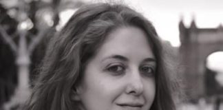 ARZU UÇAR KİMDİR?