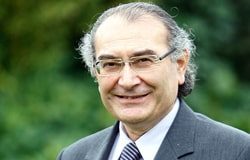 NEVZAT TARHAN KİMDİR?