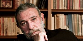SİNA AKYOL KİMDİR?