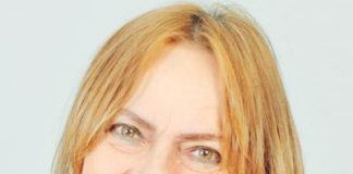 ŞULE PERİNÇEK KİMDİR?