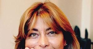 PINAR İLKKARACAN KİMDİR?
