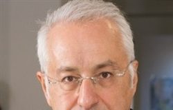 DERYA SAZAK KİMDİR?