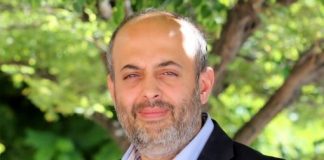 GÖKÇER TAHİNCİOĞLU KİMDİR?