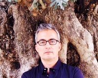 DEVRİM SEZER KİMDİR?