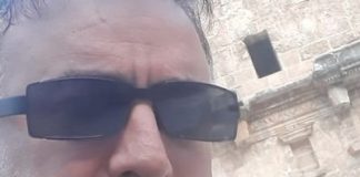 FARUK ARHAN KİMDİR?