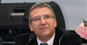 ELÇİN MACAR KİMDİR?