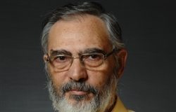 ETYEN MAHÇUPYAN KİMDİR?