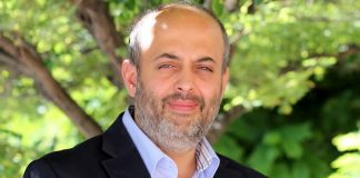 GÖKÇER TAHİNCİOĞLU KİMDİR?