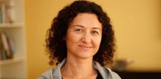 GÖNÜL KIVILCIM KİMDİR?