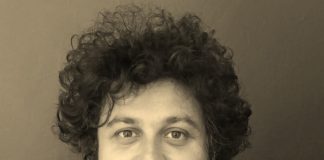 DİNÇER DEMİRKENT KİMDİR?